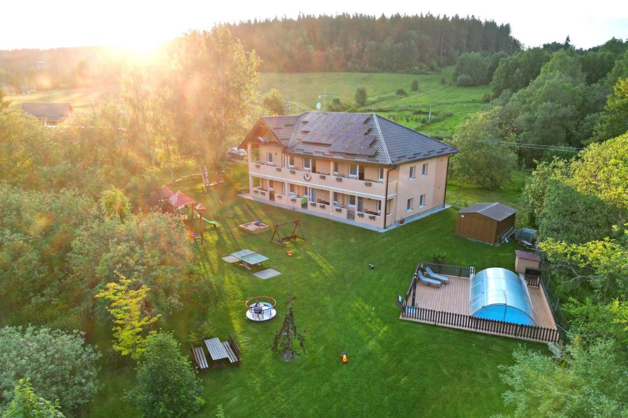 Apartments Nad Rybniky Horní Planá Bagian luar foto